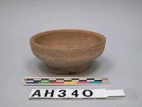 藏品(漢～六朝  水波紋陶器)的圖片